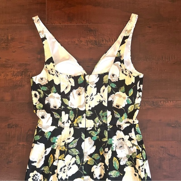 BEBE Floral Bodycon Dress Knee Length Sleeveless V-Neck Size XS - Picture 5 of 11